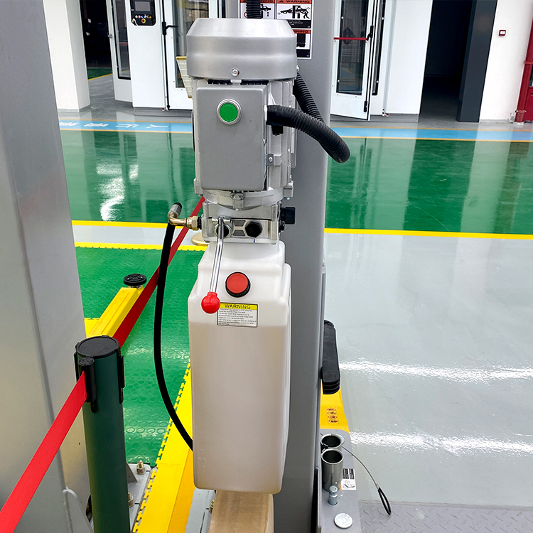 ลิฟท์ยกแบตเตอรี่รถยนต์ Lutro P - Hydraulic Car Lift บทวิจารณ์และราคา