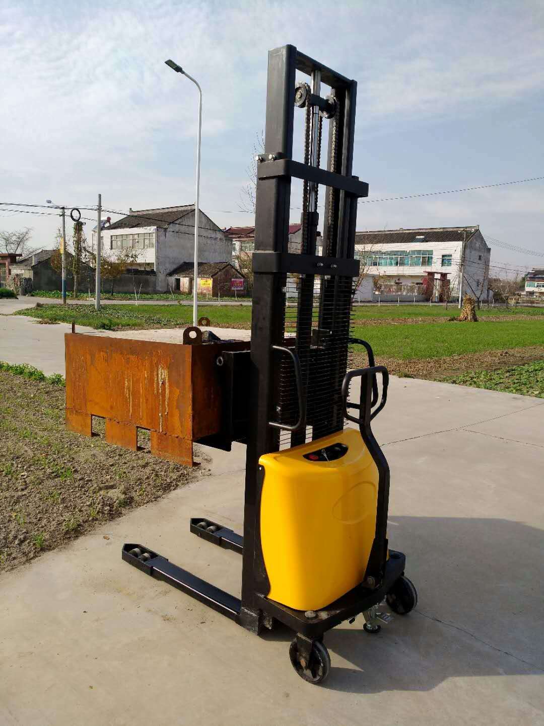 รถยกไฮดรอลิกและไฟฟ้าแบบกึ่งอัต - Hydraulic Car Lift บทวิจารณ์และราคา