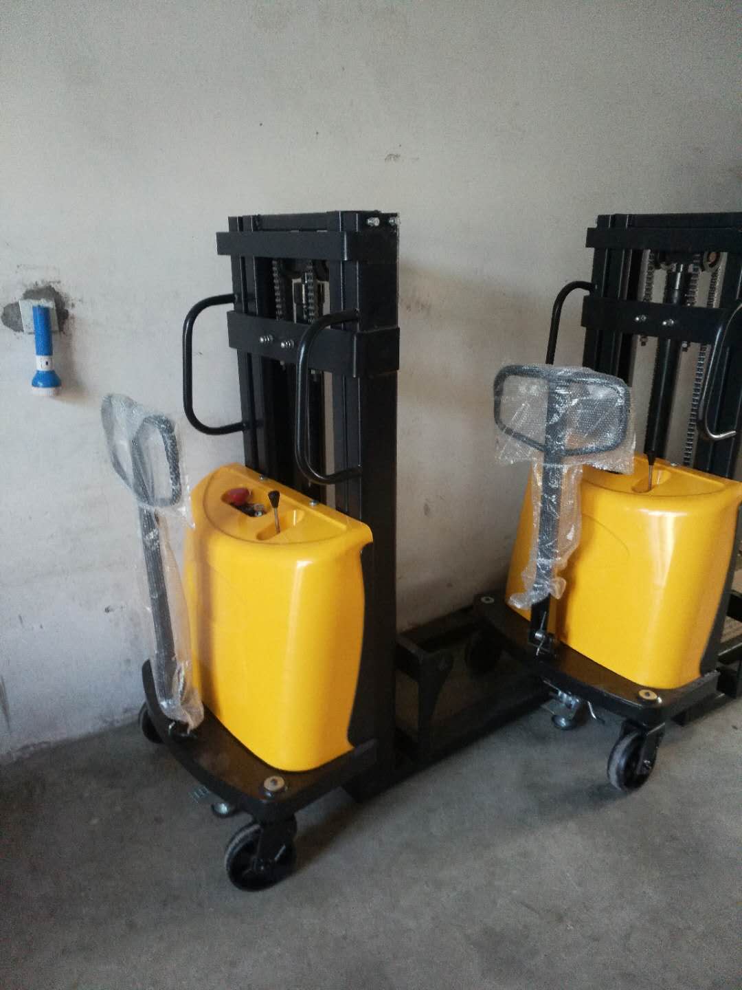 รถยกไฮดรอลิกและไฟฟ้าแบบกึ่งอัต - Hydraulic Car Lift บทวิจารณ์และราคา